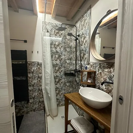 Regina Two - Floored Rustico Relax Apartment