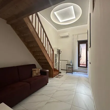 Regina Two - Floored Rustico Relax Apartment *